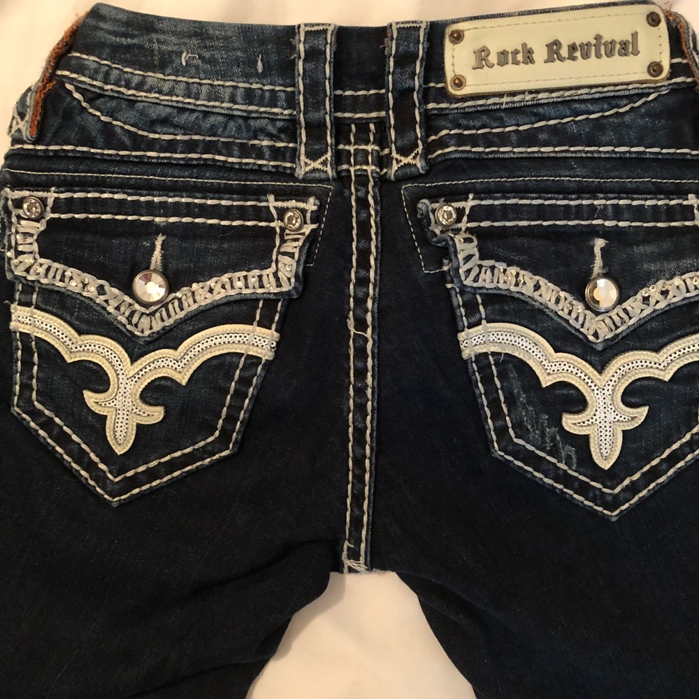 Women’s rock revival skinny jeans.